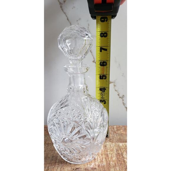 VTG Cut Glass Crystal Decanter Bird Motif Barware Clear Stopper Heavy Pressed - Picture 4 of 8